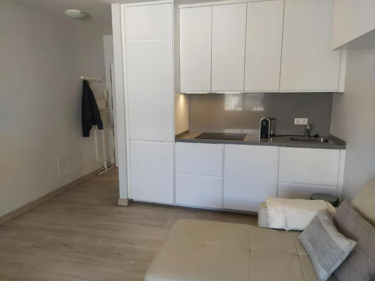 Acogedor Y Moderno Estudio En Capuchinos Malaga